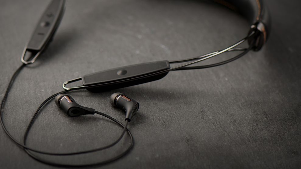 Klipsch’s tangle-free and ultra comfortable R6 Neckband headphones can be yours for RM945 4