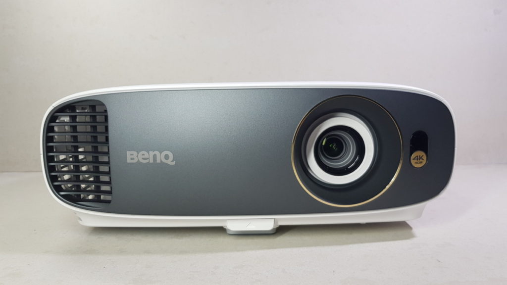 [Review] BenQ W1700 4K HDR Projector - Affordable 4K HDR Delight 2