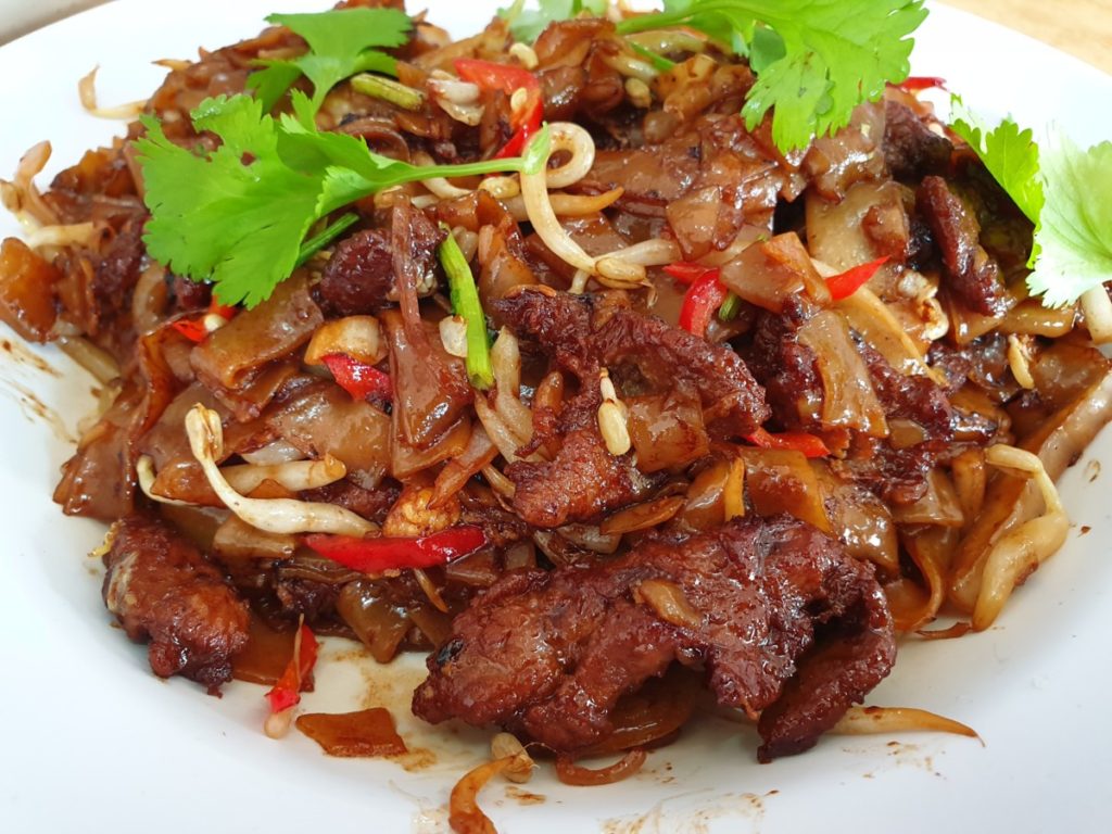 Scene Optimiser helps to make food look much tastier as this shot of fried noodles would attest to.