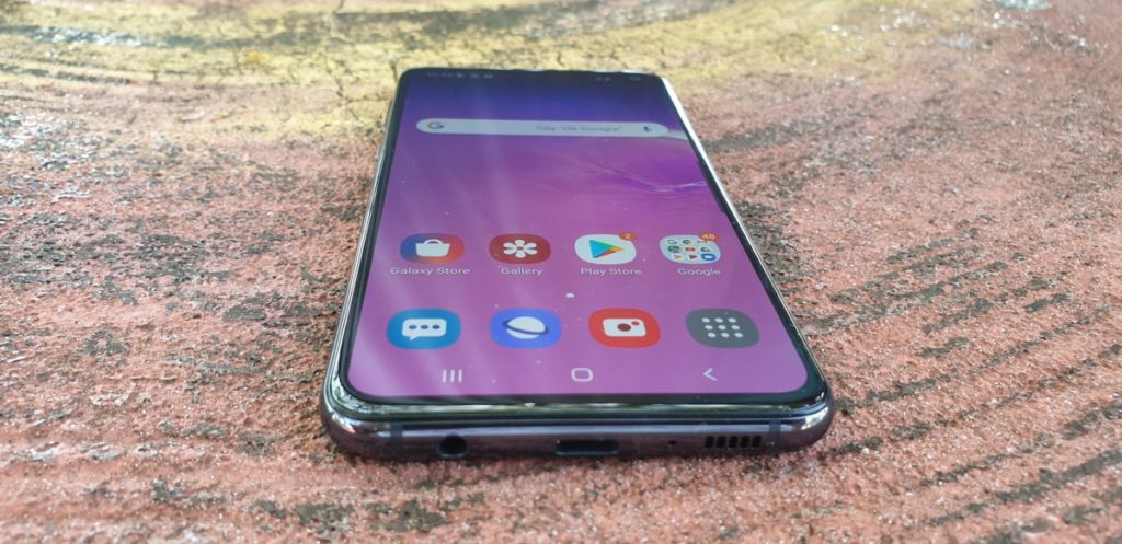 [Review] Samsung Galaxy S10e - Good things come in small packages 11