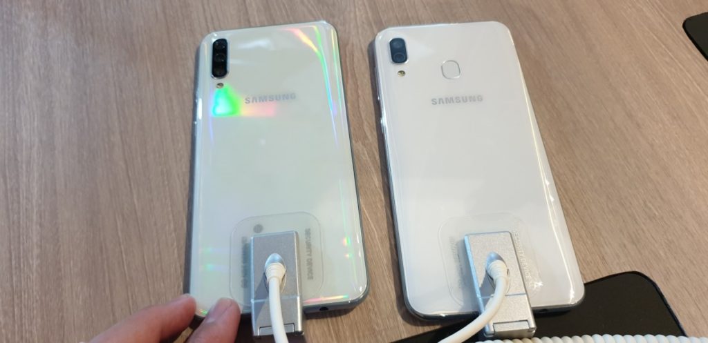 https://www.hitechcentury.com/samsung-galaxy-m20-massive-5000mah-battery-exclusively-shopee-launched