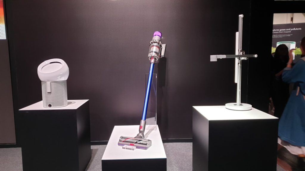 New cordless Dyson V11 features enhanced power and a feature no other vacuum has 9