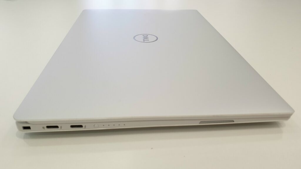 Dell XPS 13 9380 ultrabook unboxing and first look 2