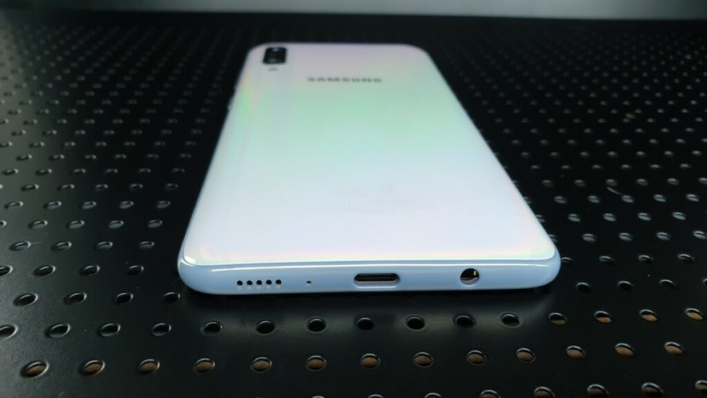 Samsung Galaxy A70 Reviewed - White Knight Delight 2