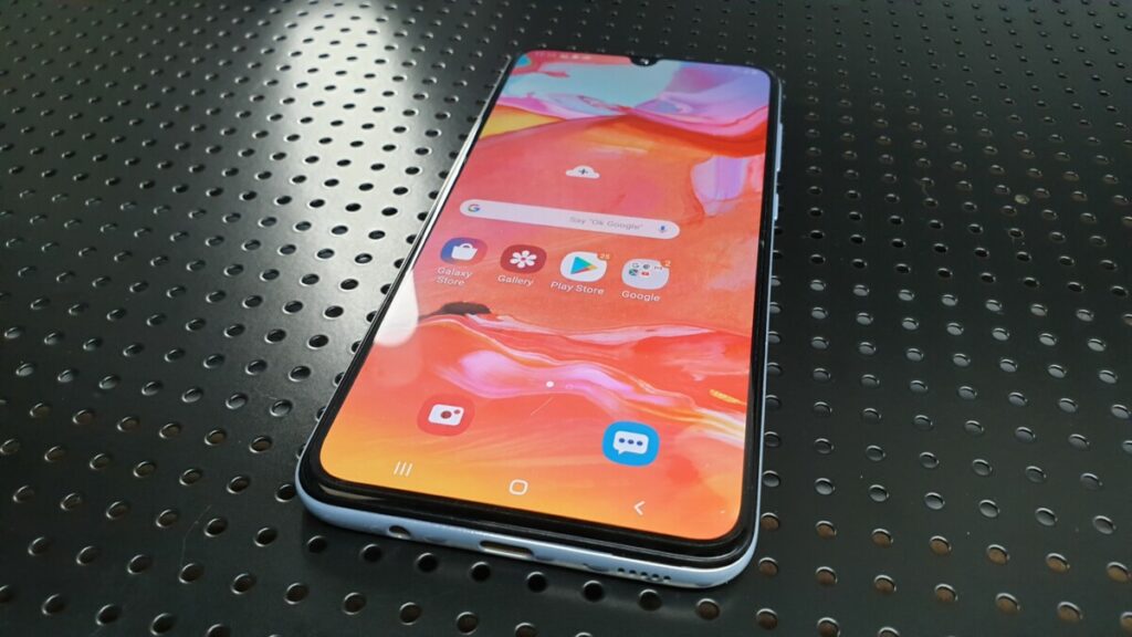 Samsung Galaxy A70 Reviewed - White Knight Delight 12