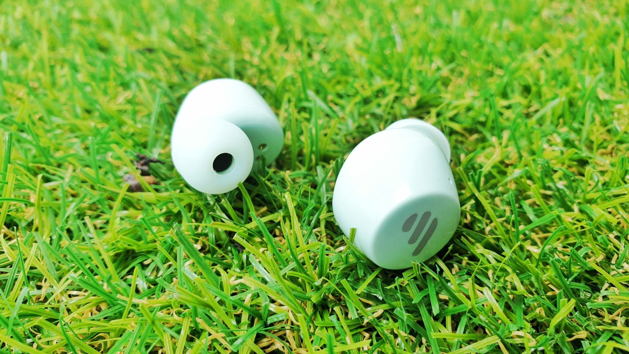 Edifier TWS1 review earbuds