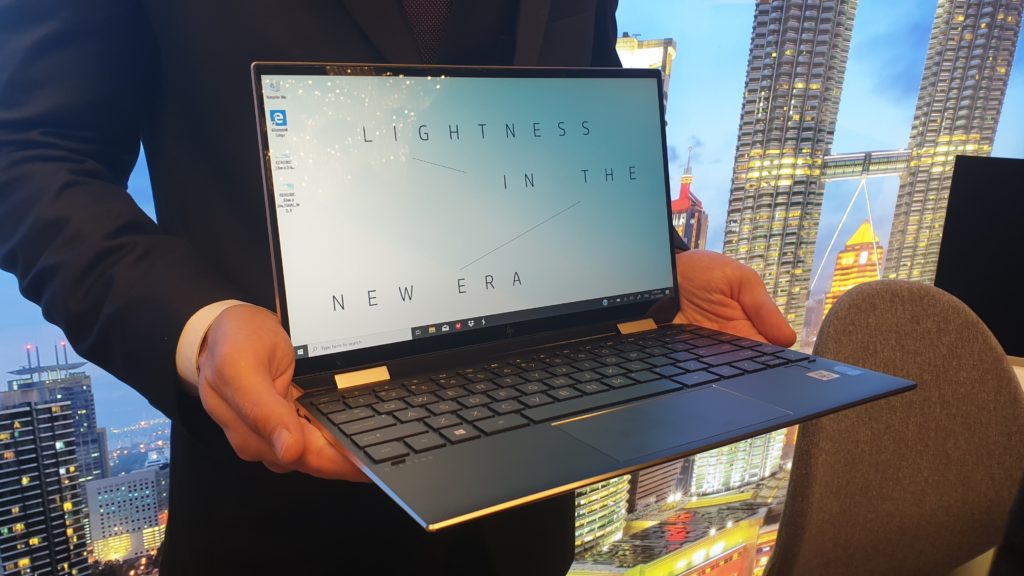 HP launches Elite Dragonfly convertible and HP Spectre ...