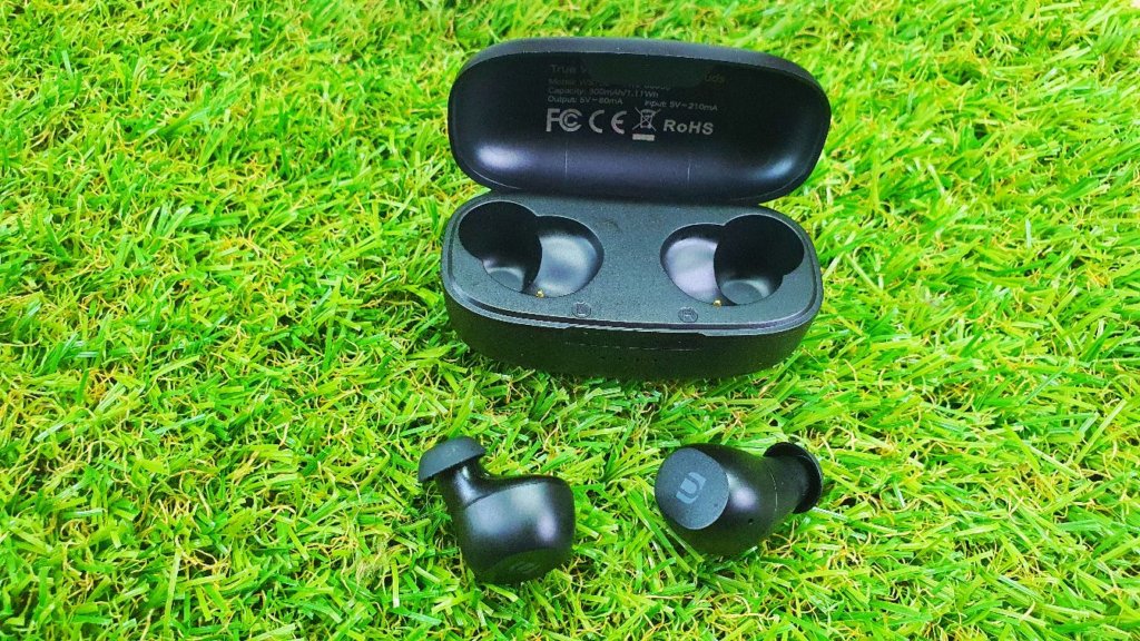 UGREEN WS102 True Wireless Stereo Earbuds Review front