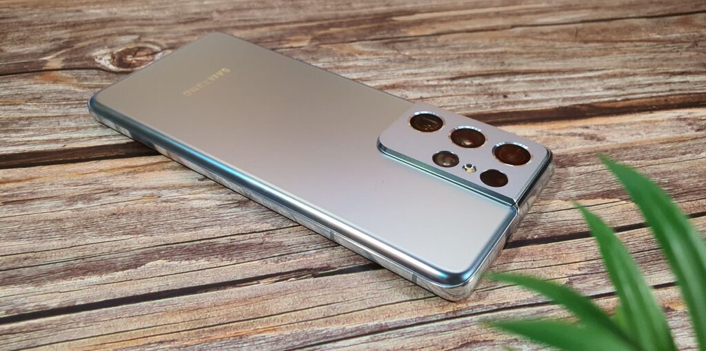 Samsung Galaxy S21 Ultra silver finish