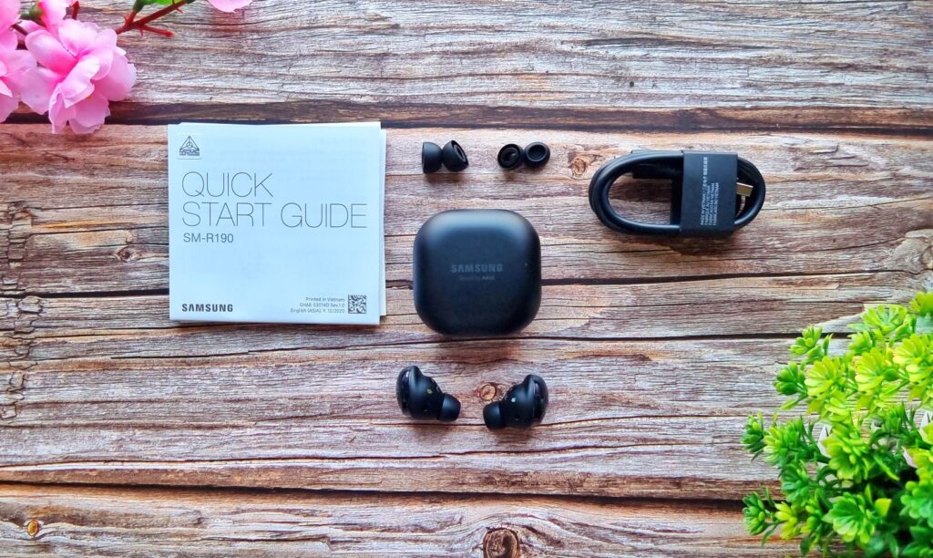 Samsung Galaxy Buds Pro Review box contents