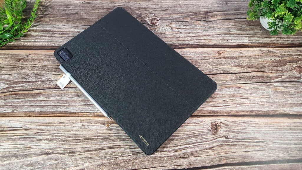Huawei MatePad Pro 12.6 Review case and tablet