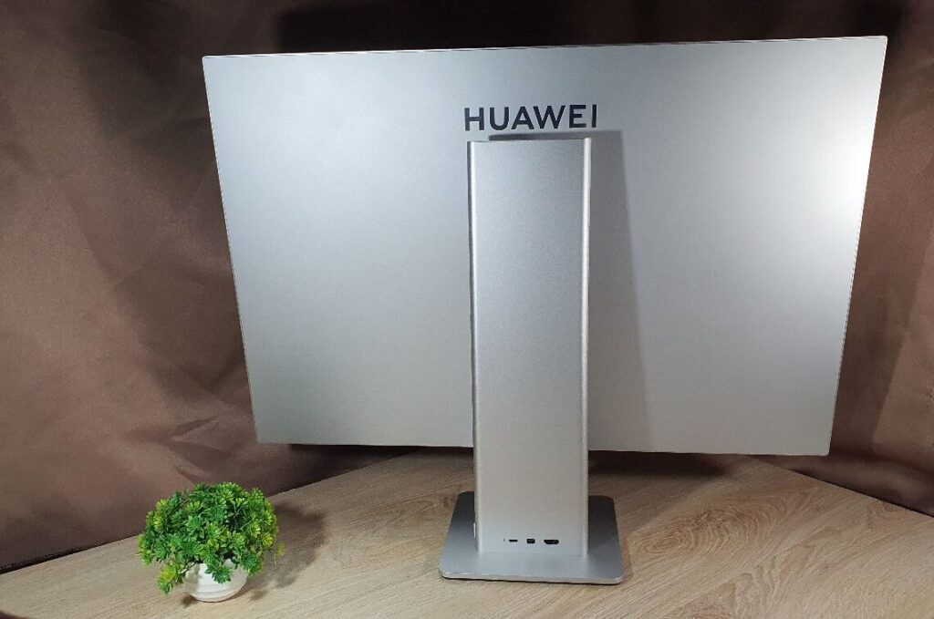 Huawei MateView Review rear slim