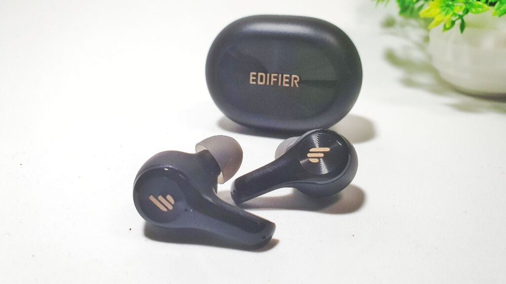 Edifier X5 Review - TWS earbuds packed 