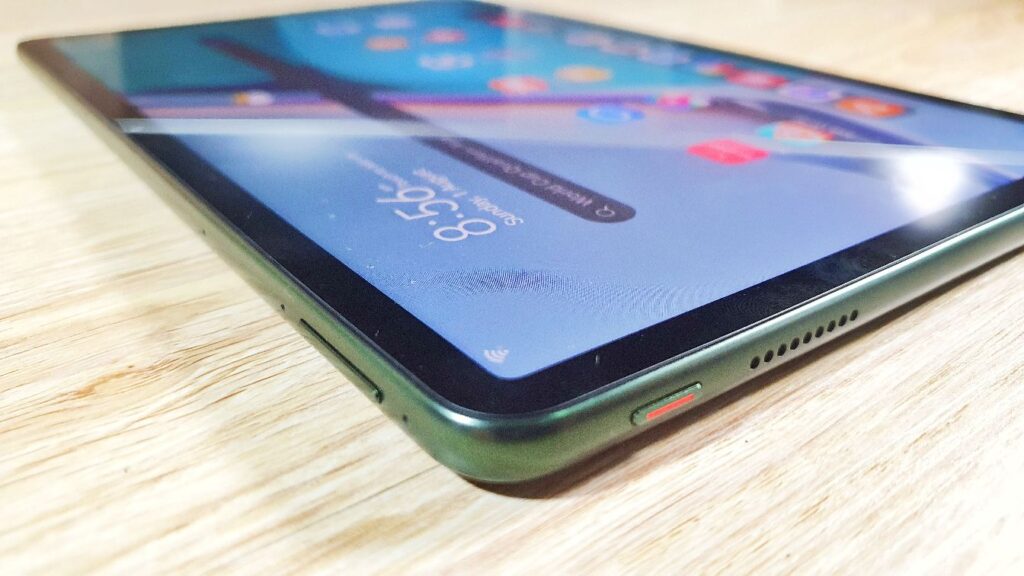 Huawei MatePad 11 review corner