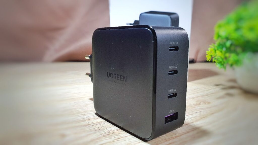 UGREEN 100W GaN Fast Charger Review charger front