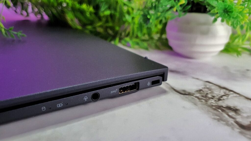 ASUS Expertbook B9 B9400C Review  ports right