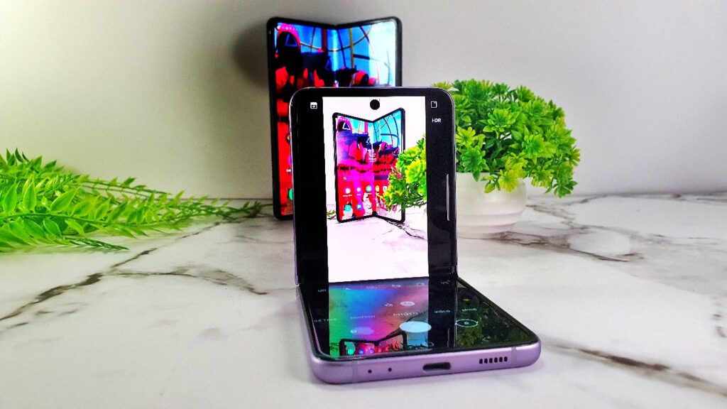 Samsung Galaxy Z Flip3 5G Review flex mode camera