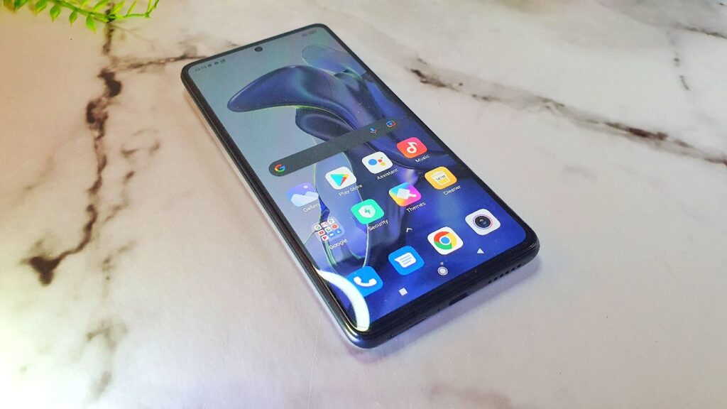 Xiaomi 11T Review angled left view
