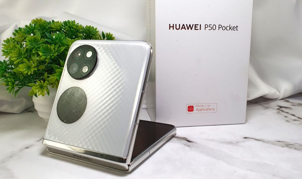 Huawei P50 Pocket review -