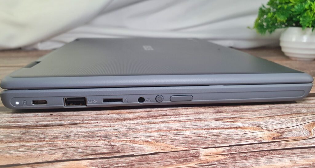ASUS Chromebook Flip CR1 Review (CR1100)  left