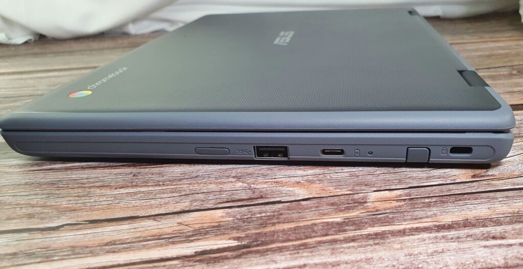 ASUS Chromebook Flip CR1 Review (CR1100)  right side