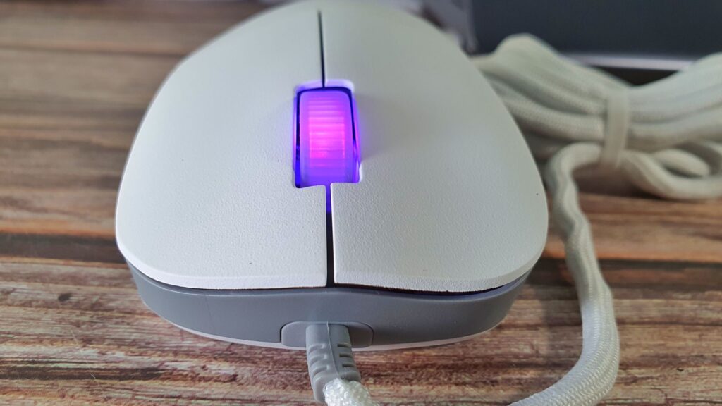 Cooler Master MM730 Review front mouse