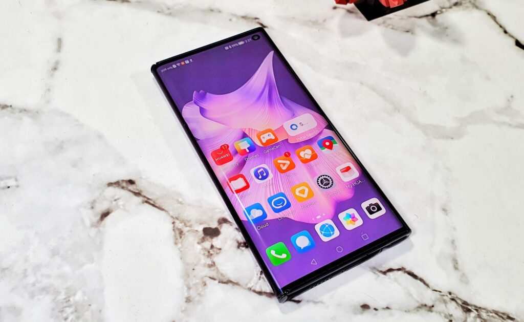 Huawei Mate Xs 2 review angled