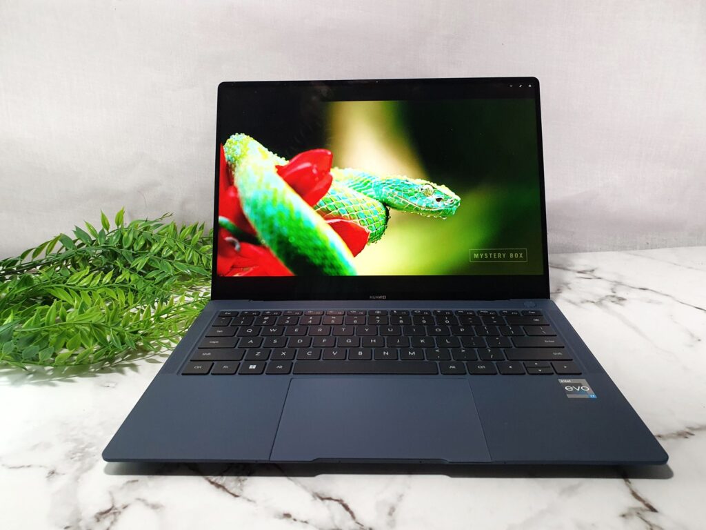 Huawei MateBook X Pro 2022 Review front
