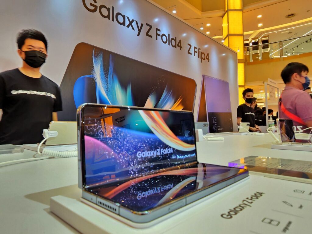 Samsung Galaxy Flextival roadshow fold4