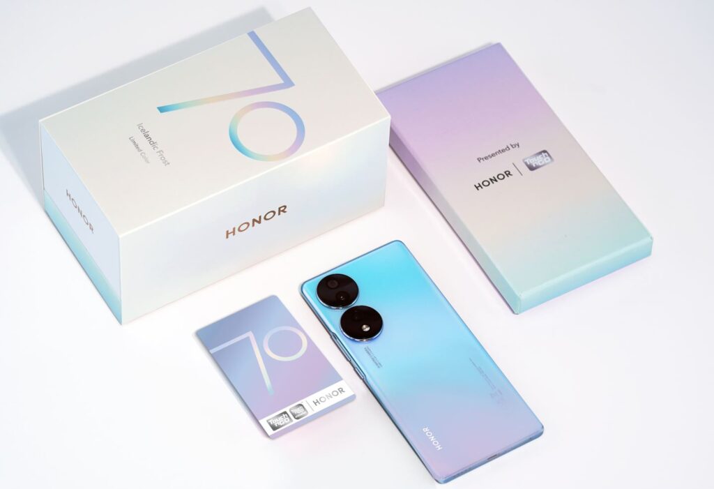 HONOR 70 Icelandic Frost Touch N Go Limited Edition Gift Box a2a