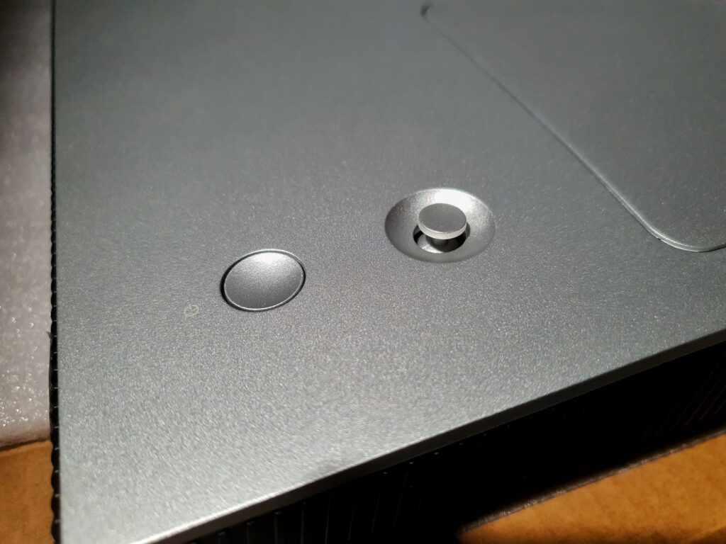 Dell UP3221Q Review power button