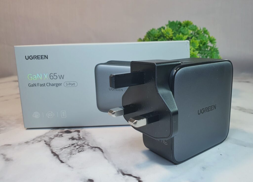 Ugreen GaN 65W Travel Fast Charger Review cover